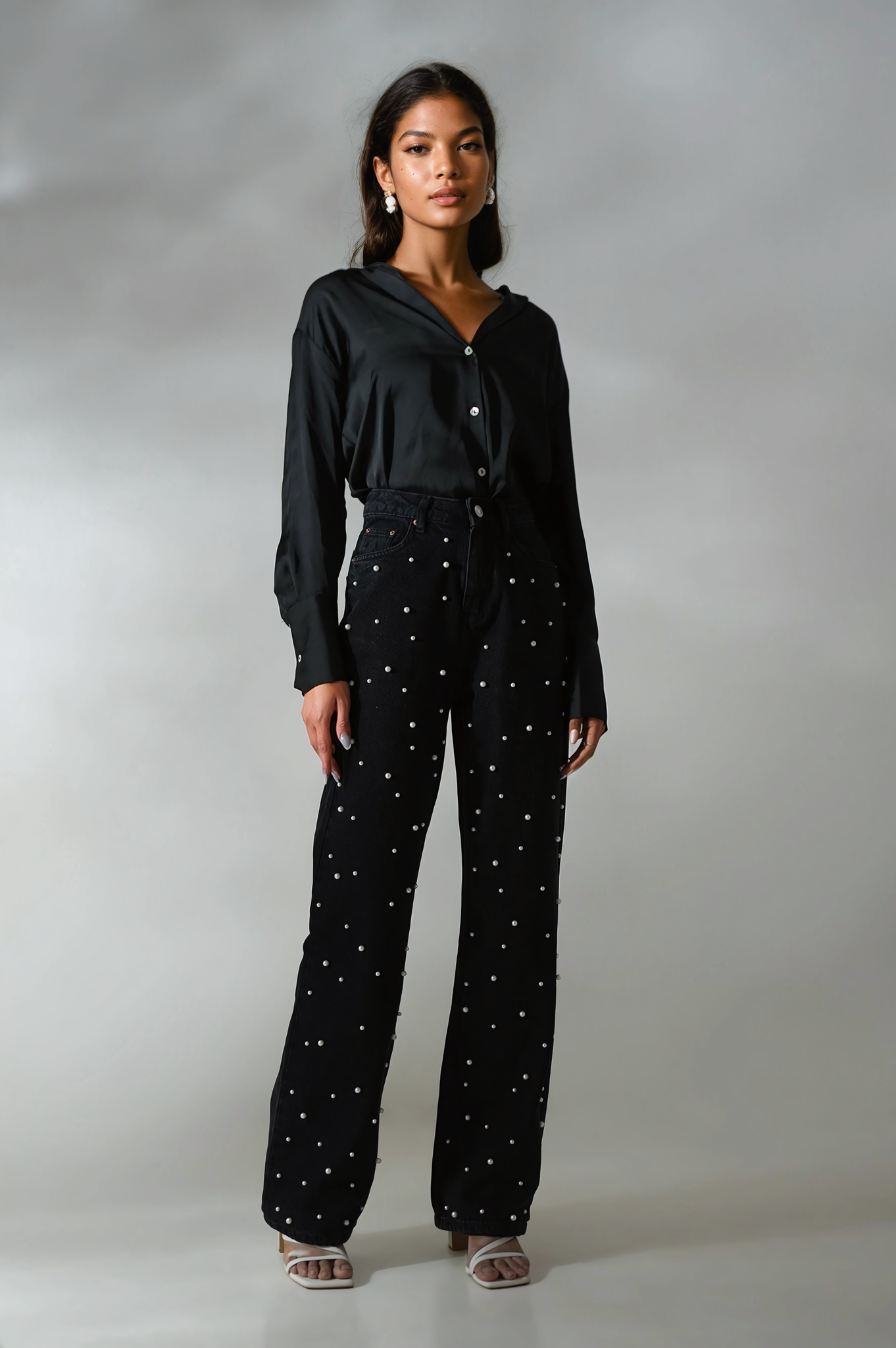 #design_front-pearl-studded