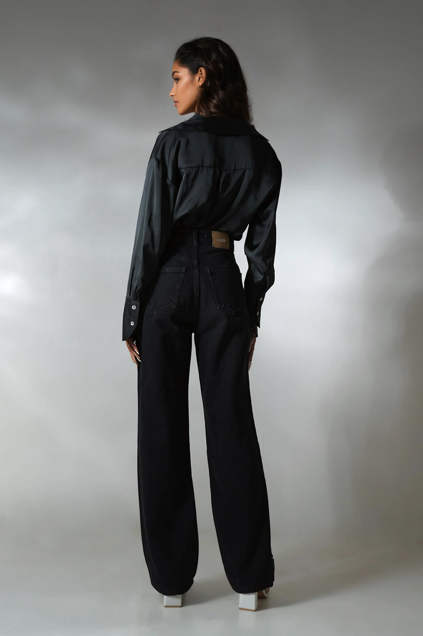 #design_front-pearl-studded