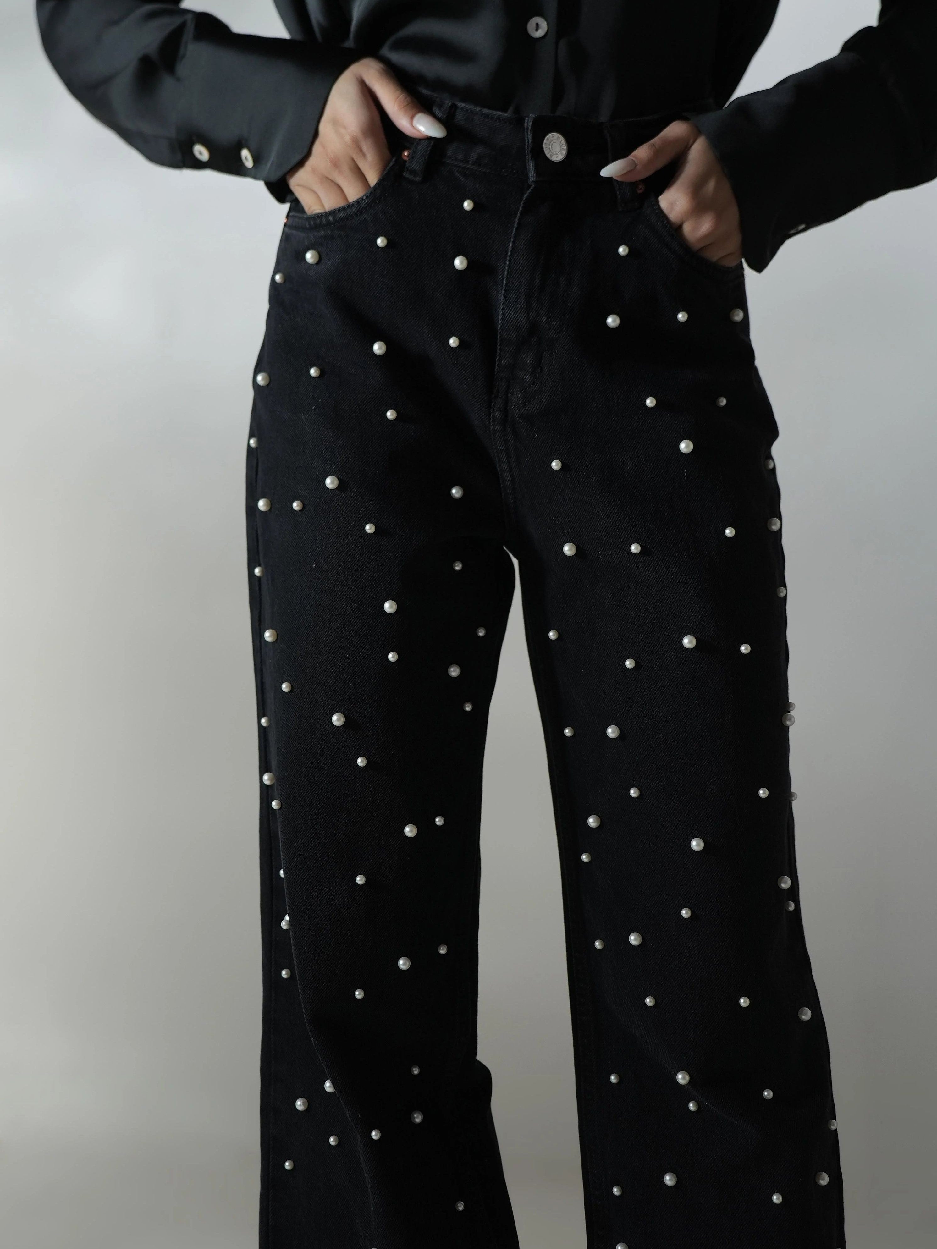 #design_front-pearl-studded