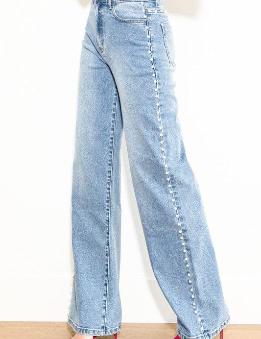 #design_Side-pearl-studded