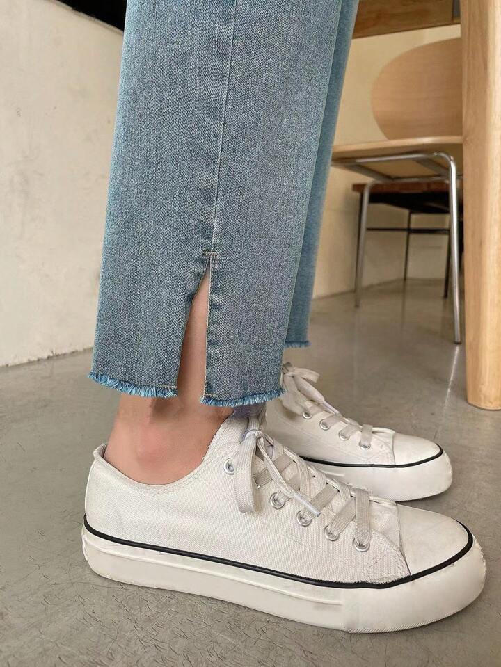 Straight Cut Denim Jeans - Trendy